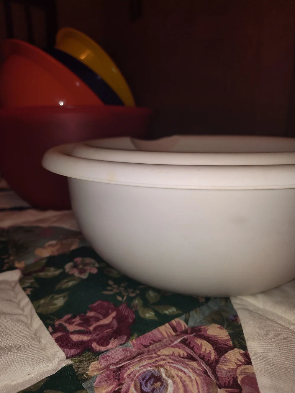 Assorted Color Plastic Mixing Bowls and Lids Set - White and Bright Multicolor